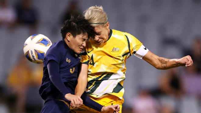 Tuyển nữ Thái Lan (áo xanh sẫm) thảm bại trước ĐT nữ Australia ở Sydney