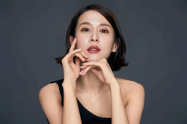 Người đẹp ngày càng may mắn trong con đường diễn xuất. Đặc biệt khi bộ phim &#34;Ký sinh trùng&#34; cô đóng đã đoạt nhiều giải thưởng quan trọng tại Quả cầu vàng, Oscar.