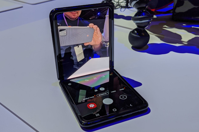 Video: Trên tay Galaxy Z Flip có được như kỳ vọng? - 1