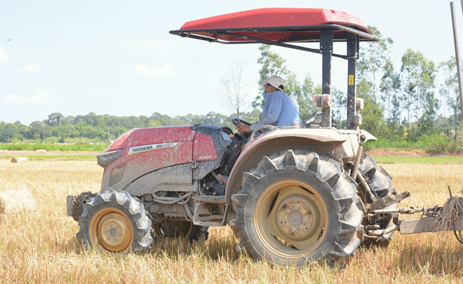 Hộp số đồng bộ của máy kéo YM cho phép vận hành trơn tru và liền mạch