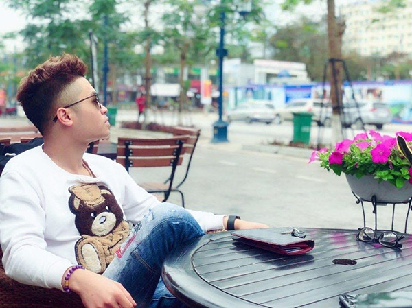 Đinh Đức Tùng – thầy giáo trẻ 9X với học viện Facebook thực chiến - 1