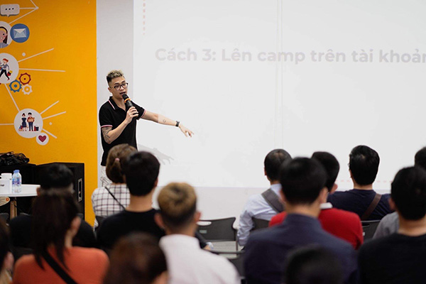 Giá trị của bản thân được định nghĩa bởi thành công của những bạn đồng hành