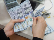 Kinh doanh - Vì sao giá USD ngân hàng liên tục tăng?
