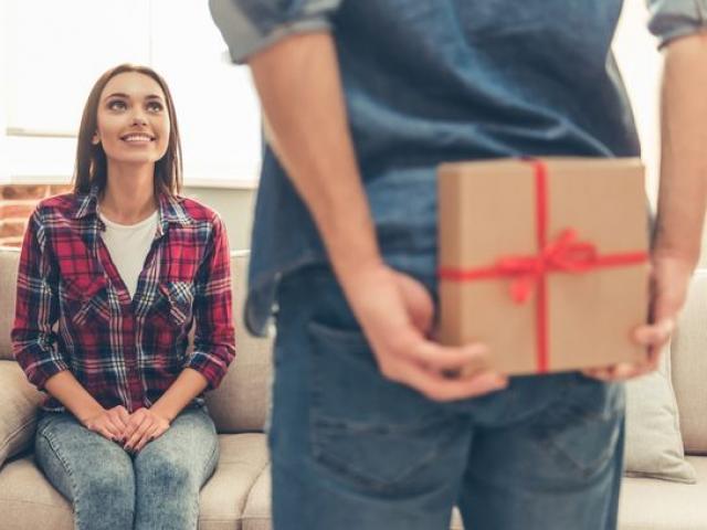 Bạn trẻ - Cuộc sống - Đừng tặng những món quà này trong dịp Valentine nếu bạn không muốn "đường ai nấy đi"