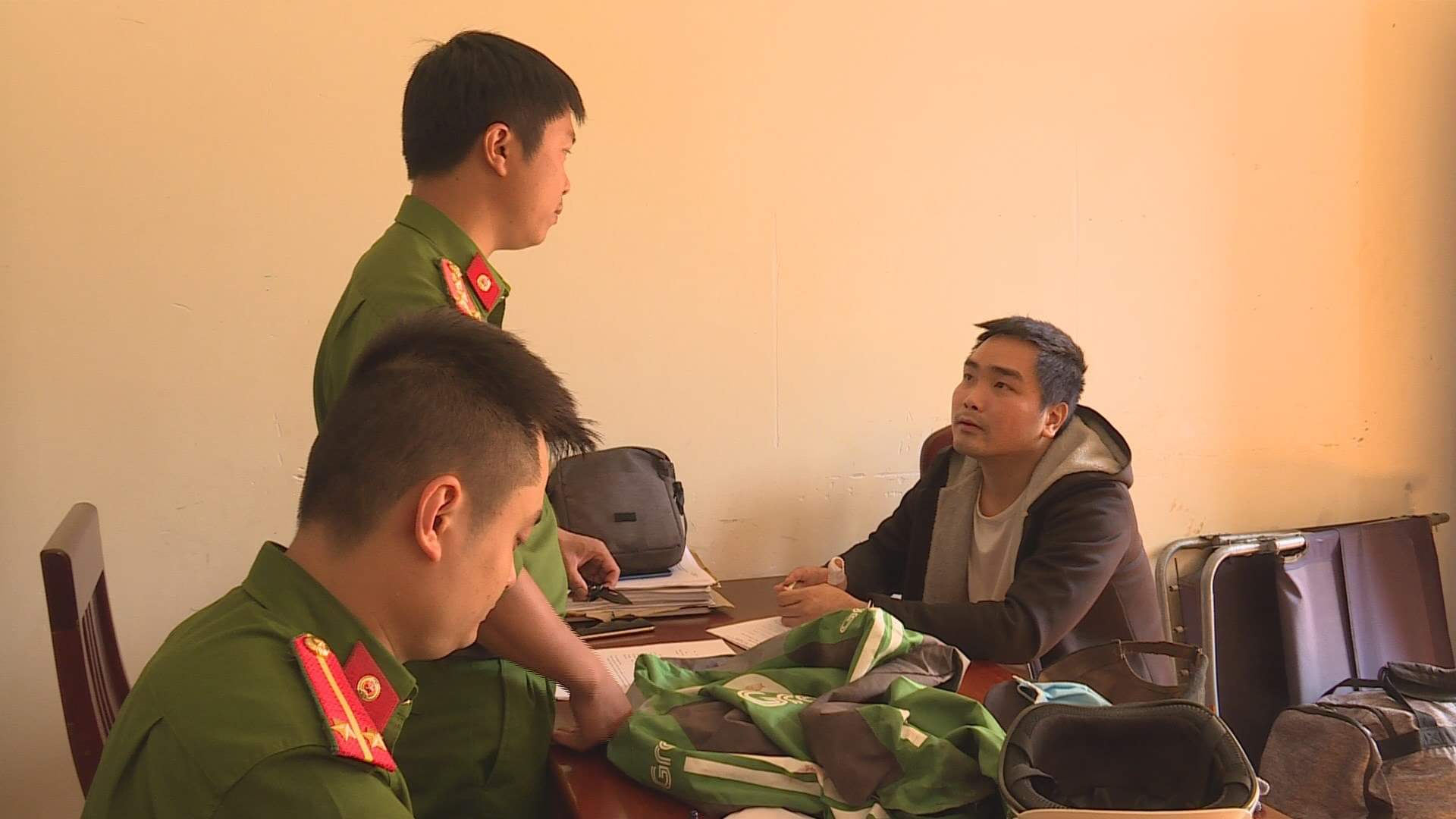 Đối tượng Tú tại cơ quan công an.