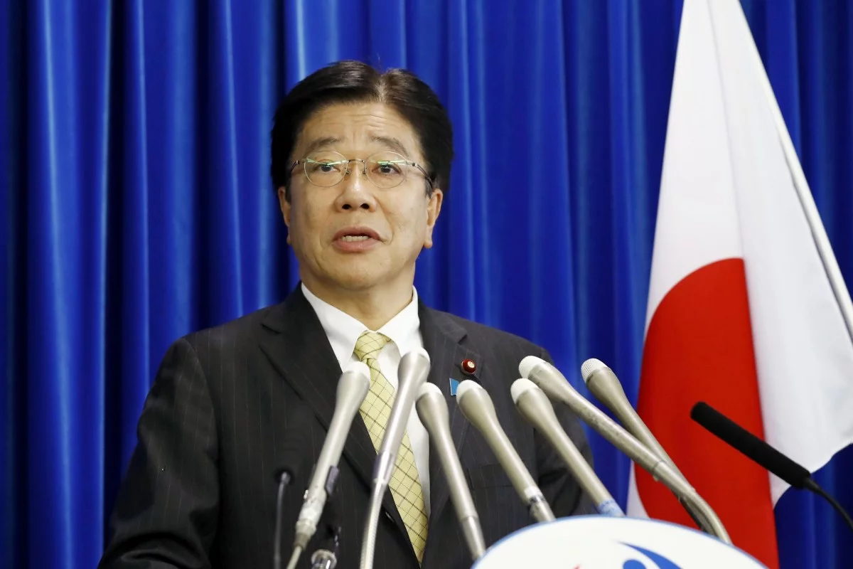 Bộ trưởng Bộ Y tế Nhật Bản thông báo về cái chết của người phụ nữ dương tính với virus Corona (ảnh: SCMP)