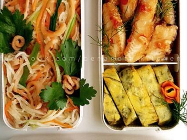 Ẩm thực - Mẹ đảm làm cơm hộp cho chồng khiến chị em "tủi thân"