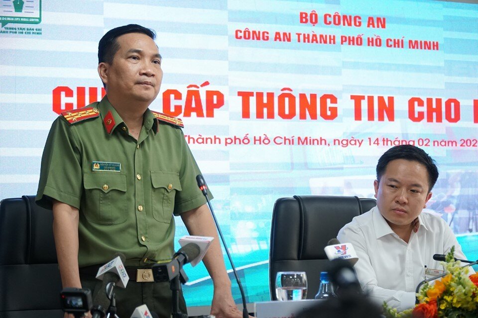 ​Đại tá Nguyễn Sỹ Quang thông tin về vụ bắt Tuấn "khỉ". Ảnh: Bùi Tư​