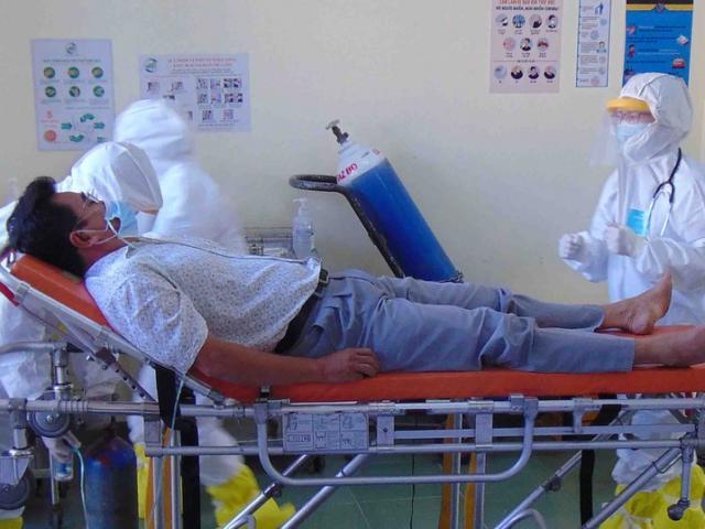 Tin tức trong ngày - TP.HCM: 16 người cách ly ngừa Covid-19 ở bệnh viện dã chiến