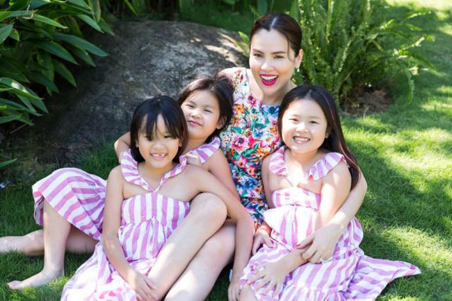 Dù đã là mẹ của 3 nhóc tỳ nhưng Phương Lê luôn khiến hội chị em ngưỡng mộ bởi vóc dáng chuẩn mẫu, nuột nà như gái đôi mươi.