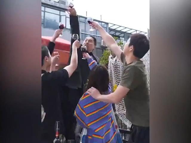 Video Clip Cười - Gặp sếp cao tay muốn cao hơn sếp cũng khó