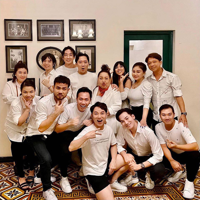 Sự xuất hiện của Lê Giang khiến sinh nhật của Trấn Thành và những người bạn trở nên được chú ý hơn cả.
