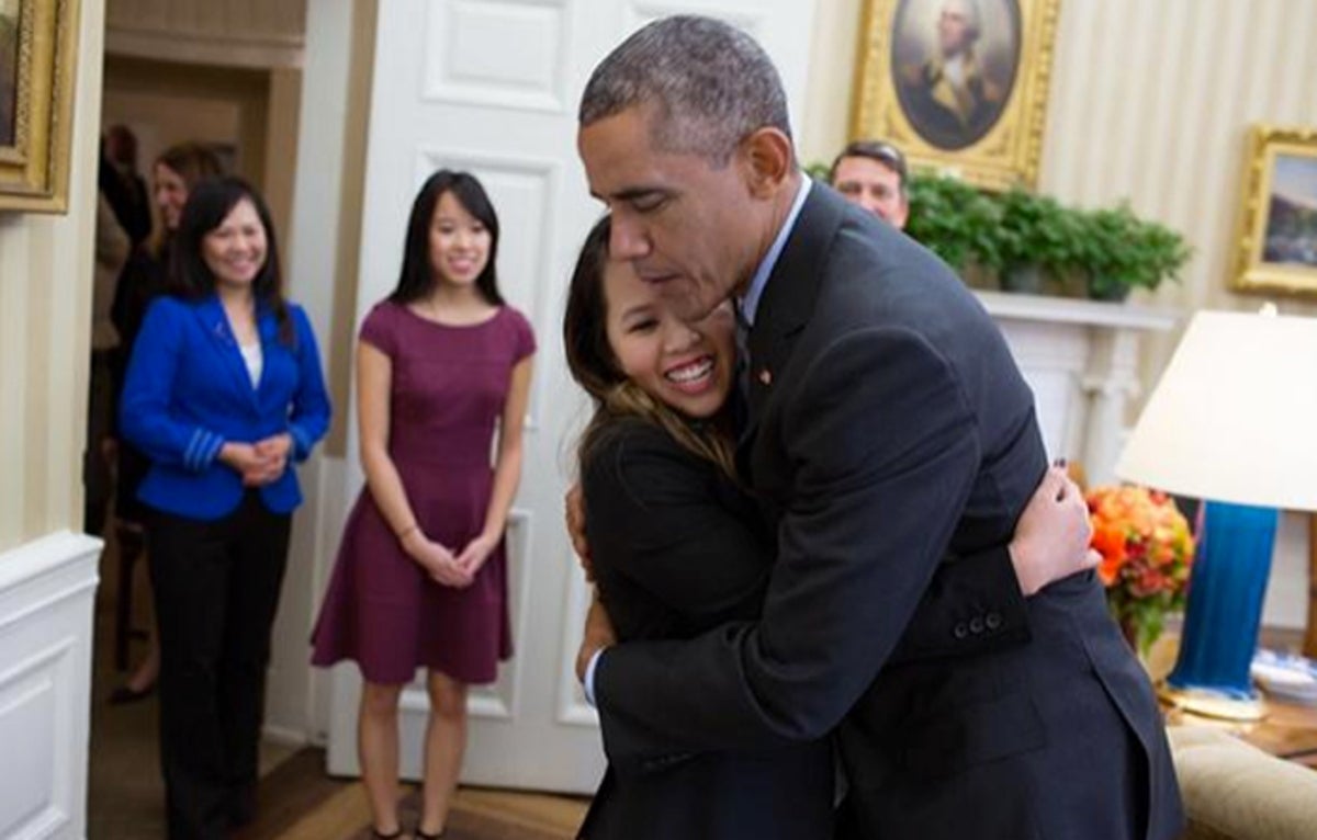 Nina Phạm được cựu Tổng thống Mỹ Obama đón tiếp tại Nhà Trắng (ảnh: ABC News)
