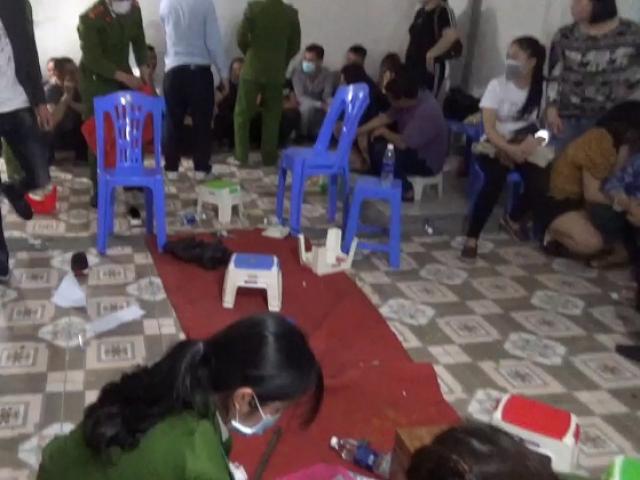 Pháp luật - 15 phụ nữ cùng 23 nam giới làm điều trái luật trong "lô cốt" nhiều lớp bảo vệ