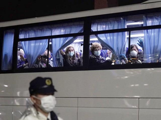 Thế giới - 40 người Mỹ nhiễm virus Corona trên du thuyền ở Nhật Bản không được đưa về nước