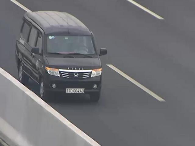 Tin tức trong ngày - Ô tô chạy kiểu “giết người” trên cao tốc Hà Nội- Hải Phòng nhận "kết đắng"