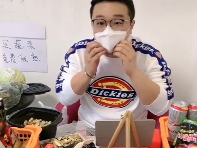 Video Clip Cười - Ở nhà tránh dịch thì làm gì cho đỡ chán?