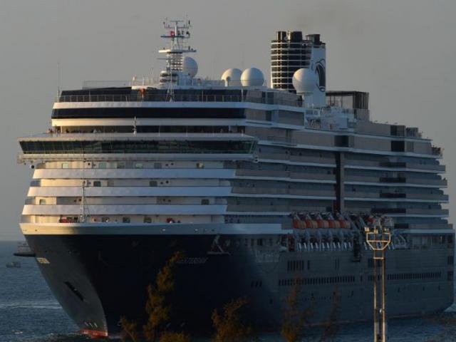 Thế giới - "Truy tìm" hơn 1.000 khách từ du thuyền cập cảng Campuchia sau khi có người nhiễm nCoV