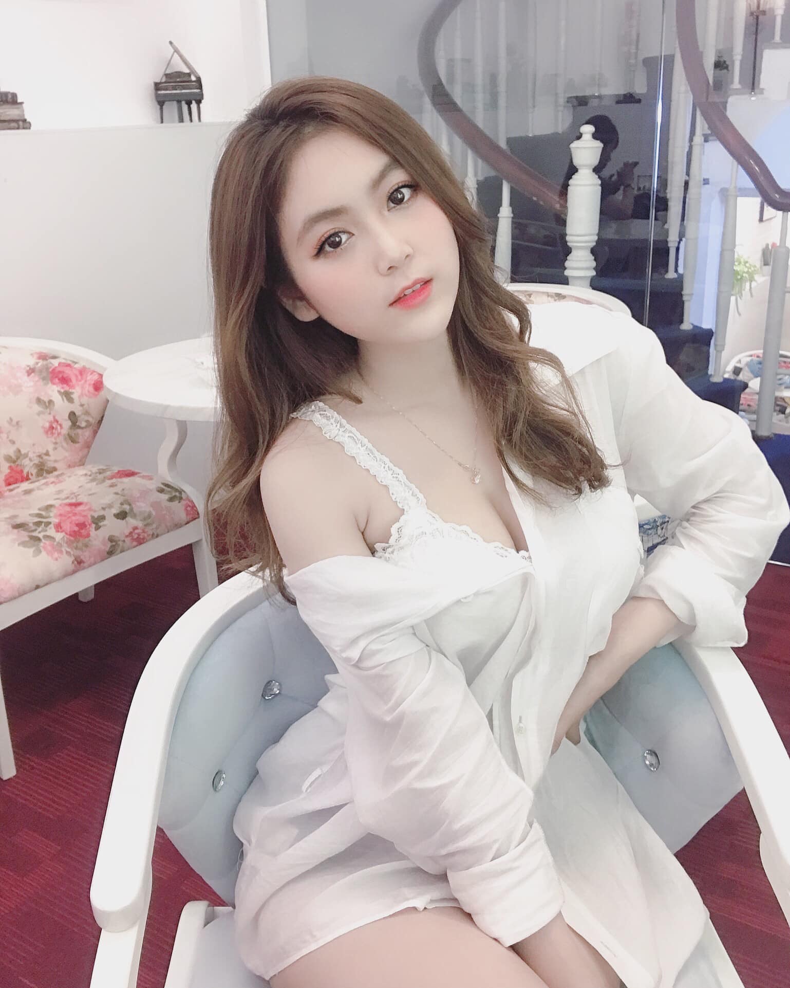 "Cô giáo hot girl" được YouTuber nghèo nhất VN tỏ tình bất ngờ bị chỉ trích dữ dội - 6