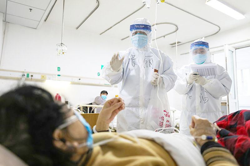 Các bác sĩ Trung Quốc đang kết hợp Đông và Tây y để điều trị cho bệnh nhân nhiễm COVID-19 (ảnh minh họa)