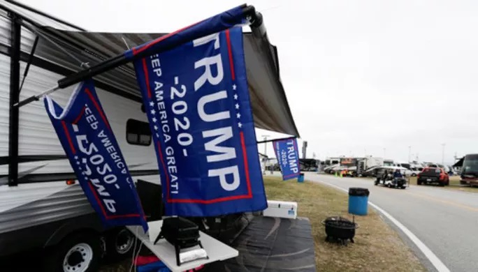 Biểu ngữ tái tranh cử của ông Trump