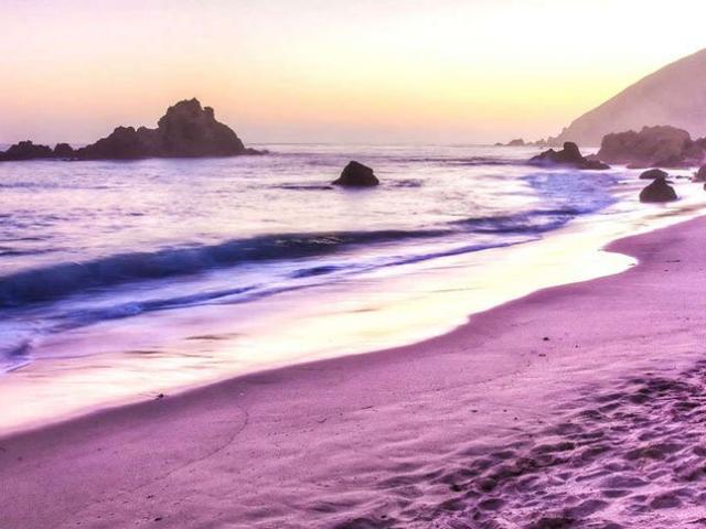 Du lịch - Bí mật đằng sau bãi cát tím kỳ ảo ở Canada