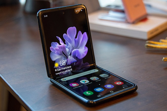 Galaxy Z Flip: Vén màn hậu trường thiết kế chiếc điện thoại của kỷ nguyên mới - 1