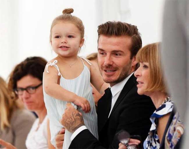 Cùng ngắm những hình ảnh thời ấu thơ của Harper Beckham.