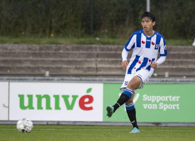Văn Hậu tiếp tục được đá chính ở đội trẻ Heerenveen