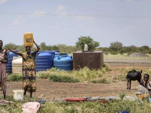 Kinh doanh - Ngồi trên "mỏ tiền khủng" suốt nhiều năm, dân ở đây có giàu như người ta tưởng?
