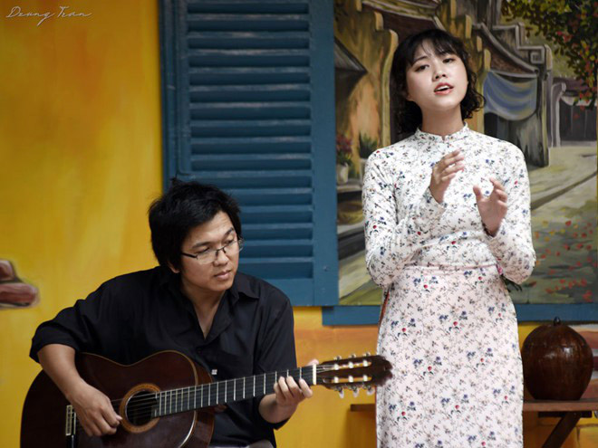 Giọng ca trẻ Hoàng Trang đang gây sốt cộng đồng mạng khi hát ca khúc nhạc Trịnh