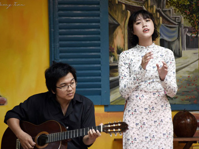 Ca nhạc - MTV - CLIP: Cô gái hát nhạc Trịnh gây sốt mạng xã hội