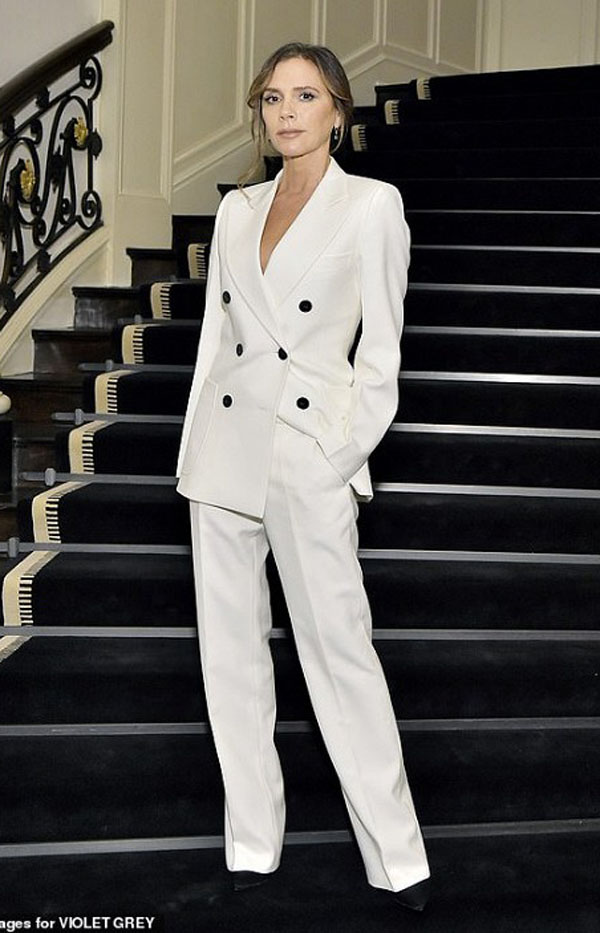 Victoria Beckham quyến rũ trên tạp chí thời trang Vogue - 7