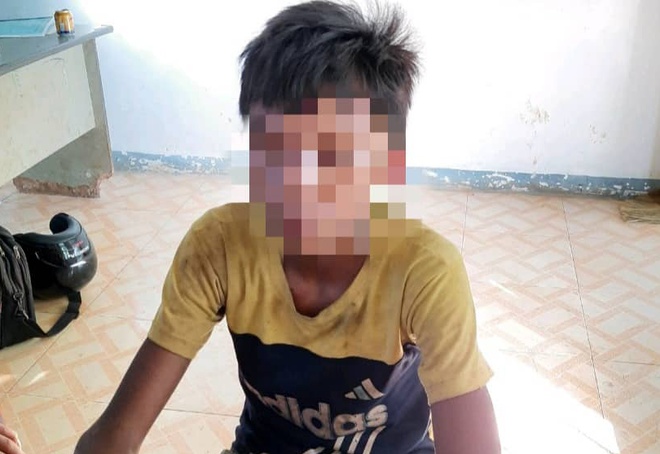 Điểu Long tại cơ quan công an.