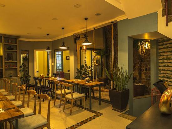 Nữ ca sĩ từng ở nhà dột nát, đi nhặt phế liệu, giờ là đại gia giàu có khủng khiếp - 3