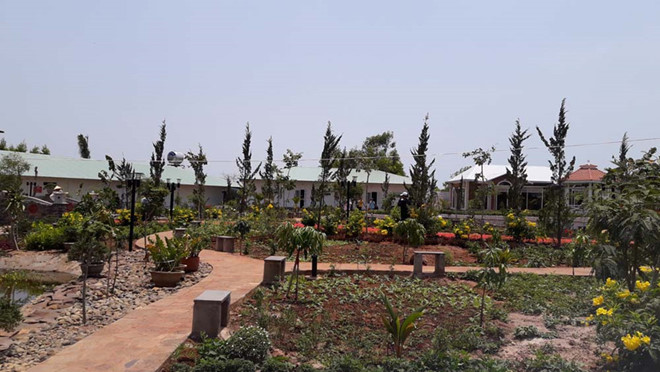 Nữ ca sĩ từng ở nhà dột nát, đi nhặt phế liệu, giờ là đại gia giàu có khủng khiếp - 1