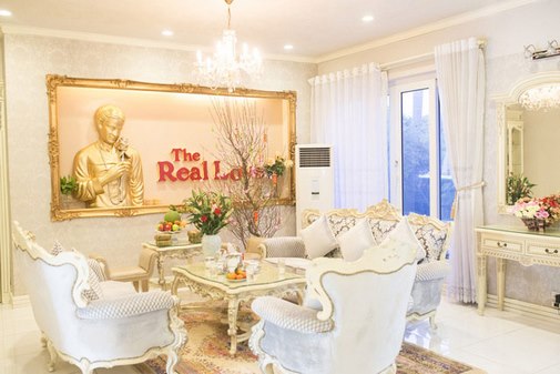 Nữ ca sĩ từng ở nhà dột nát, đi nhặt phế liệu, giờ là đại gia giàu có khủng khiếp - 2