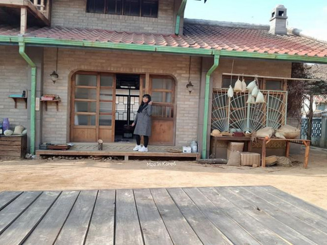 Địa điểm này nằm ở Gonam-myeon, Taean-gun, Chungcheongnam-do và cách Seoul 3 giờ lái xe.