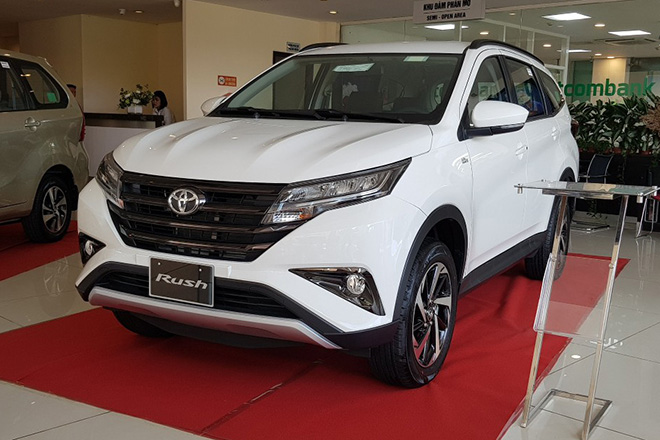 Toyota Rush giảm giá 30 triệu đồng cạnh tranh với Xpander và Ertiga - 1