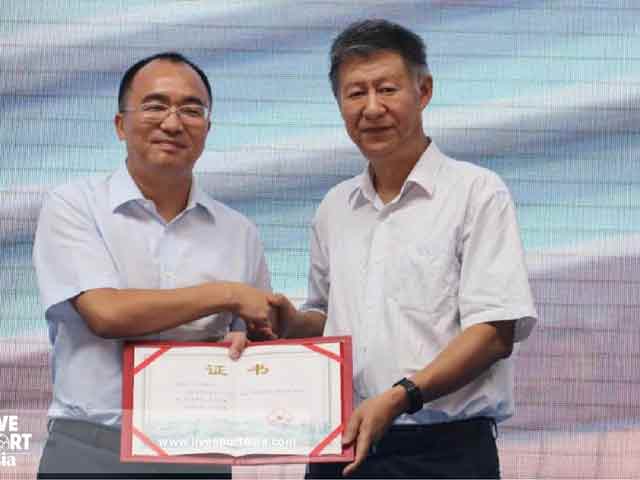 Vị tỷ phú Yan Zhi cùng tập đoàn đã chi hơn 8,5 triệu USD để giúp Vũ Hán đối phó với Covid-19. Ảnh SportAsia.