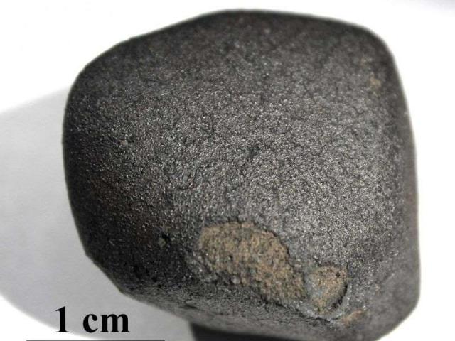 Thế giới - Ra vườn nhà, nhặt được vật có tuổi đời ngang Hệ Mặt trời