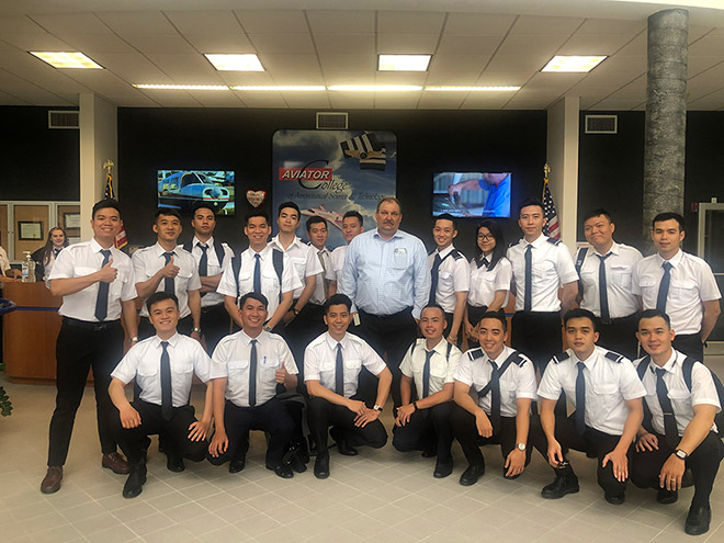 Hành trình nửa vòng trái đất của các học viên VinAviation School - 3