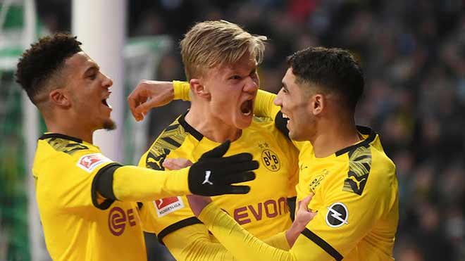 Haaland lại ghi bàn cho Dortmund