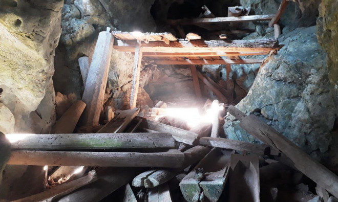 Hàng chục chiếc quan tài trong hang Ma (huyện Quan Hóa, tỉnh Thanh Hóa) hiện vẫn là điều kỳ bí, khó lý giải