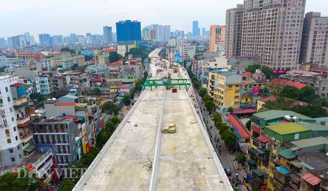 Trục Vĩnh Tuy - Ngã Tư Sở được coi là điểm nghẽn giao thông tại Thủ đô với hàng loạt chung cư cao tầng 2 bên. Việc mở rộng và xây đường trên cao được kỳ vọng sẽ giải được bài toán quá tải về hạ tầng cho khu vực cũng như các chung cư cao tầng 2 bên.