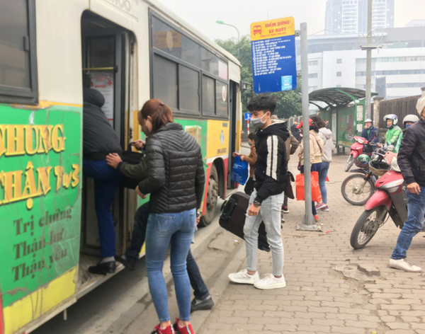 Số lượng hành khách đi xe buýt tại Hà Nội đã giảm mạnh