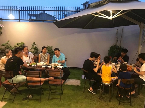 Người đẹp khiến Trường Giang mê mẩn: Chồng cưng như trứng mỏng, ở biệt thự thênh thang - 6