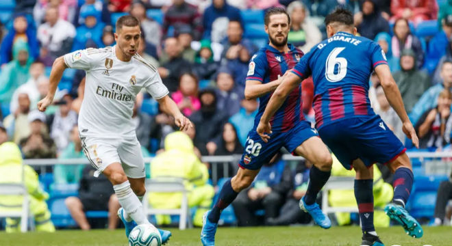 "Bom tấn" Hazard đã không thể kết thúc trận đấu trọn vẹn cho Real Madrid khi họ làm khách của Levante