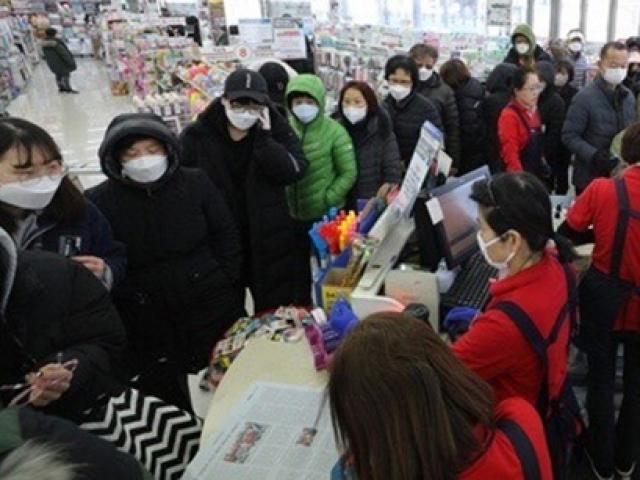 Thị trường - Tiêu dùng - Corona bùng phát mạnh tại Hàn Quốc, đầu cơ thứ này có thể đi tù hoặc phạt tiền tỷ