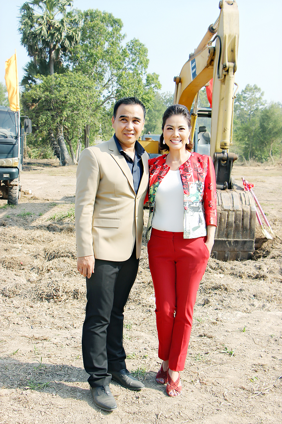 Nữ ca sĩ và MC Quyền Linh có mối quan hệ thân tình từ nhiều năm trước.